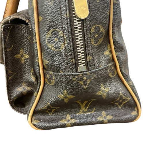 Louis Vuitton VINTAGE Monogram Canvas Handbag - Picture 7 of 11